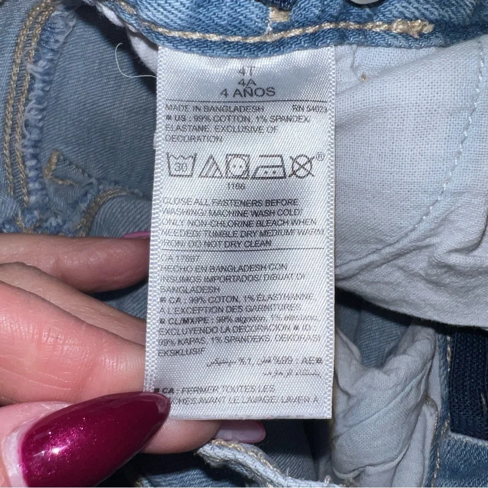 Old Navy Girl’s Light Blue Boyfriend Jeans with‎ Star Detail Size 4T